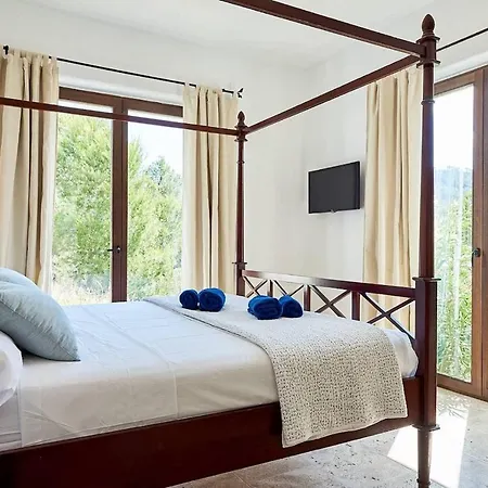 Exclusive Luxury South Facing Vista De Muntanya 6 Bedrooms A Few Minutes Drive To The